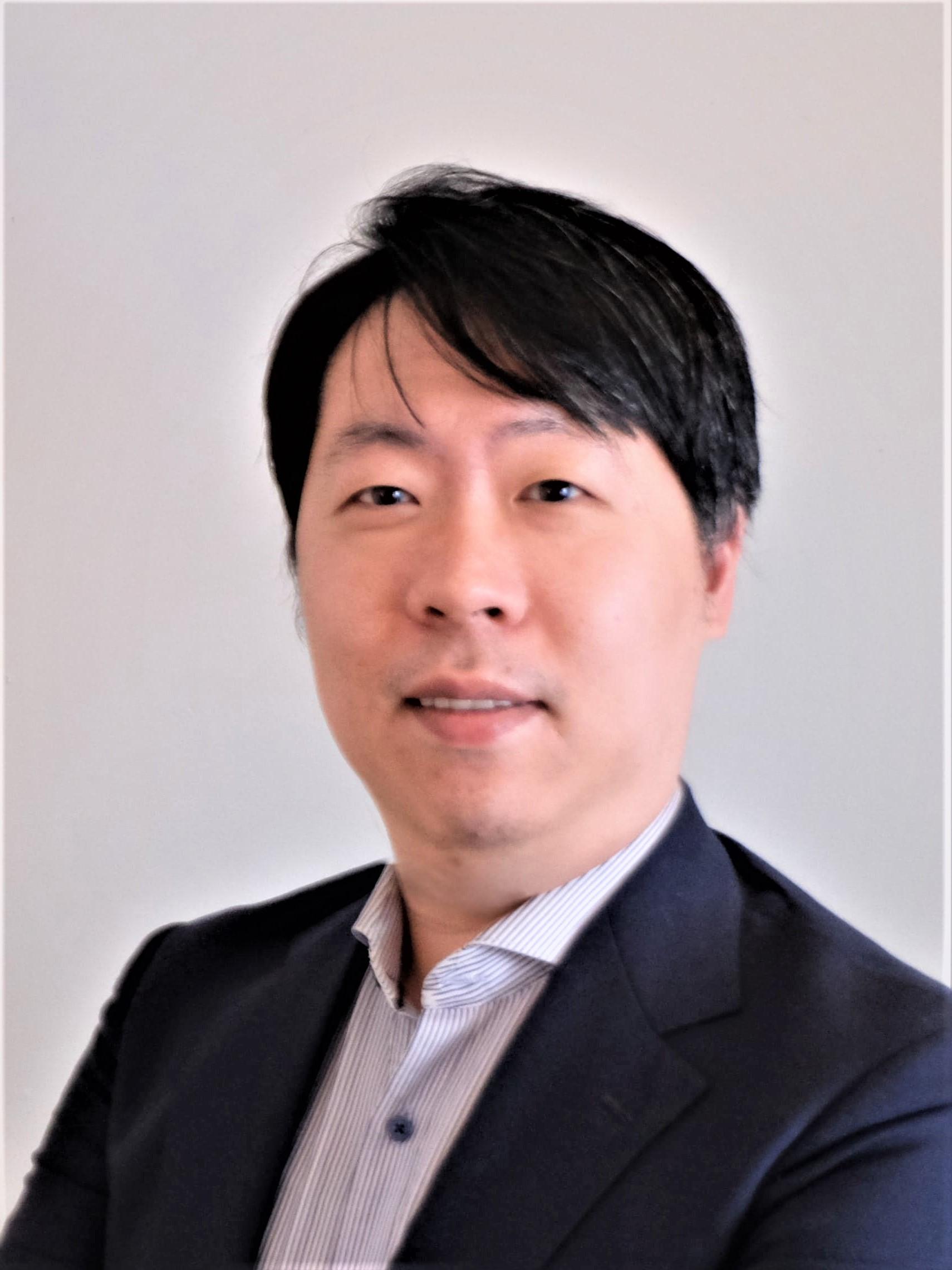 이동진 프로필 사진